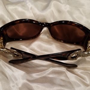 Gucci tortoise shell sunglasses